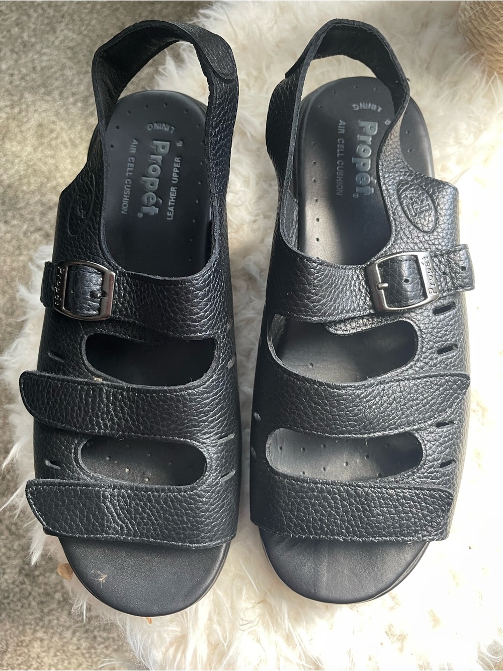 Propet  Womans Leather Sandals in Sz 8 NWOB